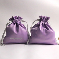 Vente en gros de sacs en satin avec logo personnalisé, pochette à cordon en tissu de soie épais pour extension de cheveux