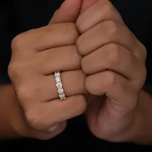 แหวนแต่งงานเพชรทรงกลม 4 มม. แบบครึ่งวง 7 เม็ด เพชรเพาะเลี้ยงในห้องปฏิบัติการ - Product Image 5