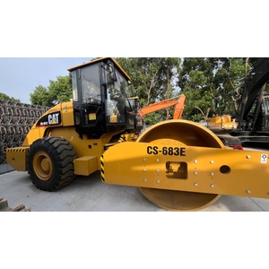 Compacteur vibrant d'occasion CAT CS-683E 18 tonnes en stock - Product Image 1