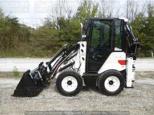 Chargeuse-pelleteuse compacte HMK 62T, chargeuse sur pneus diesel, équipement agricole et de construction, moteur Kubota, moteur EPA, couleur noire, 3500 kg - Product Image 3