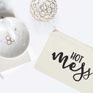 กระเป๋าจัดระเบียบเครื่องสำอางผ้าลินินแบบใช้งานได้จริง กระเป๋าเครื่องสำอางผ้าแคนวาสลายตัวอักษรแบบกำหนดเอง เป็นมิตรกับสิ่งแวดล้อม - Product Image 3