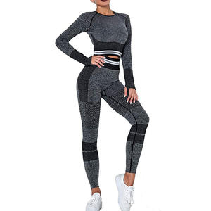 Nouvelle arrivée chaude Logo personnalisé femmes décontracté Fitness vêtements d'entraînement couleur unie deux pièces ensemble court longueur hauts dentelle décoration - Product Image 6