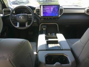 Toyota Tundra 4WD Limited Híbrida 2024 Usada en Buen Estado - Product Image 4