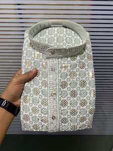 Nouvelle collection de pyjamas Kurta pour hommes en tissu royal classique de qualité supérieure avec broderie et sequins - Product Image 3