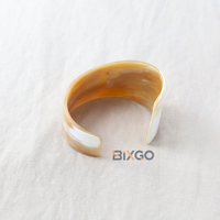 Cuerno de Búfalo Blanco hecho a mano, pulsera cónica en C, pedidos al por mayor personalizados aceptados, diseño de brazalete de moda de Vietnam