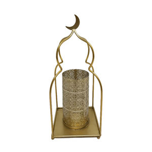 Linterna de vela de Metal de diseño real acabado dorado para el hogar Ramadán Eid iluminación decoración linterna hecha a mano a granel - Product Image 1
