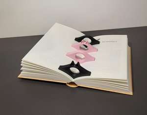 Sujeta Libros de Madera Ajustable, Pulido y Duradero con Diseño de Agarre para el Pulgar para una Lectura y Estudio Cómodos - Product Image 5