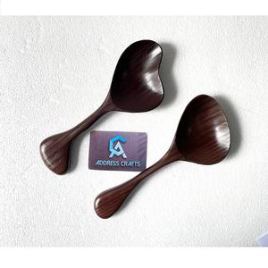 Ensemble de couverts à salade écologiques de style nordique, forme organique unique, cuillère à salade en noyer et acacia, ustensiles de cuisine, cuillère de service - Product Image 1