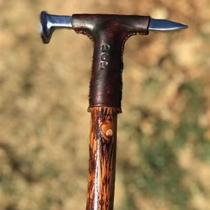 Bastón de bastón con talla personalizada, regalo o ayuda para la movilidad para hombres y mujeres, hecho a mano, madera para caminar - Product Image 1