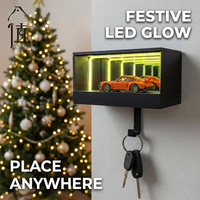 Applique Murale Miroir avec Détecteur de Mouvement, Lampe LED Multifonctionnelle pour Décoration Intérieure, Porte-Clés et Présentoir pour Modèles de Voitures 1:64, Cadeau Créatif