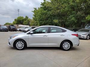 Hyundai Accent SE 2021 usado en venta a bajo precio - Product Image 4