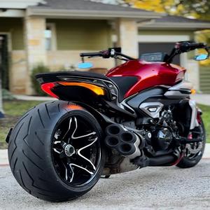 Motocyclettes sportives Ducati XDiavel V4 rouge flamboyant 2026 - Product Image 6