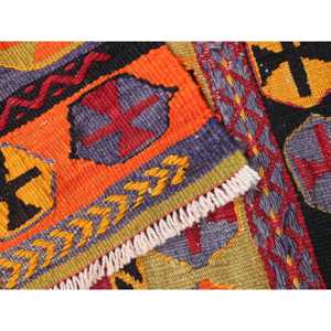 Tapis Kilim 2,1 x 3,37 pieds, tapis turc vintage, tapis persan rouge et jaune - Product Image 2