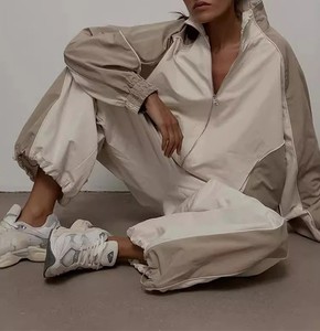 Veste coupe-vent d'hiver pour hommes, manteau décontracté imperméable à capuche respirant à séchage rapide en nylon/polyester avec logo sur le devant - Product Image 2