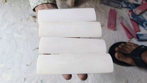 Mango de escamas de hueso con escamas de vaca lisas Hoja en blanco de acero de buen material para uso en la cocina - Product Image 3