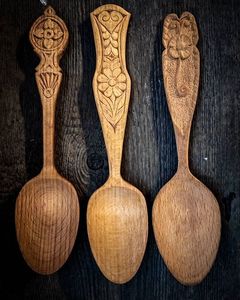 LISTE CUILLÈRE EN BOIS SCULPTURE Logo personnalisé Ustensile de cuisine en bois naturel Cuillère solide en bois d'acacia pour la cuisson - Product Image 1