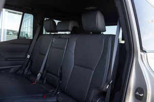 ปี 2023 รถมือสองไมล์น้อย เกียร์ออโต้ เบาะหนัง ไม่เคยเกิดอุบัติเหตุ พร้อมส่ง - Product Image 3