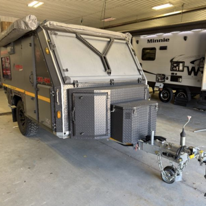 Caravane compacte tout-terrain hybride Conqueror UEV 440 Style 4x4 pour expéditions et voyages hors réseau à vendre - Product Image 2