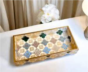 Bandeja organizadora pequeña de madera MDF hecha a mano de primera calidad multiusos con acabado brillante decorativo y artesanal - Product Image 1