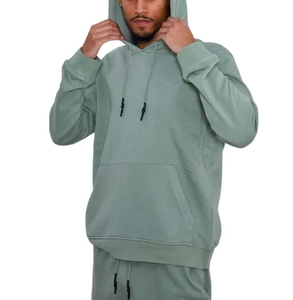 Ensemble de survêtement vintage personnalisé pour homme : sweat à capuche et short évasé, avec personnalisation - Product Image 4