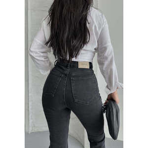 Jean en denim taille haute Mom Fit, délavage foncé, élément de mode simple, lavable - Product Image 4