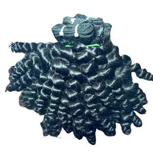 Doubles paquets de trame plats bouclés de prolongements indiens crus dessinés non traités de cheveux vierges de la meilleure qualité - Product Image 1