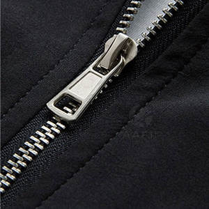 บริการ OEM ออกแบบโลโก้เอง เสื้อแจ็คเก็ตบอมเบอร์ผู้ชายสำหรับฤดูหนาว คุณภาพสูง แฟชั่นทันสมัย - Product Image 5