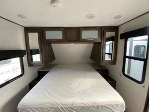 Coleman Light 1805RB d'occasion de 2021 prêt à la vente - Product Image 2