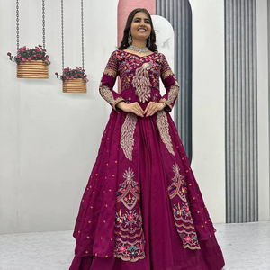 Lehenga Choli de festival de qualité supérieure avec broderie et travail de séquence - Product Image 1