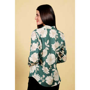 Chemise en coton popeline décontractée vintage douce avec de grands motifs floraux verts pour une tenue estivale sans effort - Product Image 5