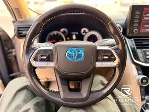 Toyota Land Cruiser SUV Automatico Usato Benzina Guida a Sinistra Fari a LED Bianco Metallizzato 5 Posti - Product Image 5