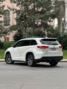 Toyota Highlander XLE 2018 Usada con Todas las Opciones - Product Image 5