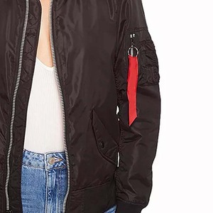 Chaqueta cortavientos de invierno personalizable para mujer, chaqueta recortada cálida con cuello levantado, forro de nailon, cremallera, impermeable, producción a granel - Product Image 4