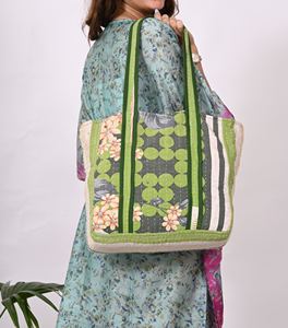 Vente en gros de sacs à main fourre-tout matelassés Kantha en coton vintage pour femmes grande capacité sac à bandoulière de soirée pour shopping deux sacs souples - Product Image 2