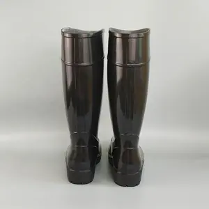 Barato economía al por mayor hombres trabajo goma zapatos hasta la rodilla resistente a productos químicos impermeable antideslizante negro PVC jardín Botas de lluvia