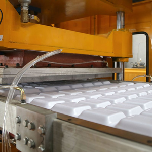 Machine automatique de fabrication de contenants en <span class=keywords><strong>polystyrène</strong></span> pour la restauration rapide, de barquettes en <span class=keywords><strong>polystyrène</strong></span> et de gobelets isolés en mousse EPS avec PLC et moteur 380V 168kW - Product Image 5