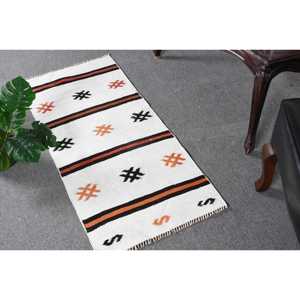 Alfombra de 1.7x3.8 pies, Alfombra Turca Vintage Pequeña, Alfombra de Lana Blanca Kilim - Product Image 1