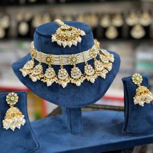 Magnifique collier ras du cou en perles fait à la main avec Maang Tikka bijoux indiens ethniques pour femmes pour mariages fêtes matériel en laiton - Product Image 2