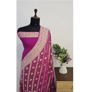 Sari de Seda Georgette Khaddi Puro Tejido a Mano, Color Morado Vino con Diseño Floral Geométrico Zari, Protección Solar y Secado Rápido para Fiestas - Product Image 5