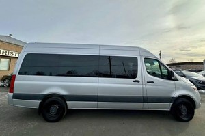 Mercedes-Benz Sprinter 2500 Usada, Año 2019, Techo Alto, Volante a la Derecha, Euro VI, Furgoneta Comercial de Alta Capacidad, Motor Diésel Turbo V6 de 3.0L - Product Image 5