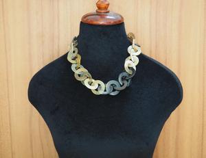 Collier de luxe en corne de buffle fait à la main, bijoux naturels et durables pour femmes, haute qualité - Product Image 2