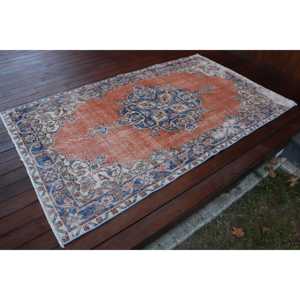 Alfombra Turca de 3.9x6.5 pies, Alfombra Vintage con Borde Azul - Product Image 2