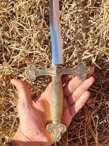 Épée maçonnique, Épée de l'Ordre de Malte, Croix de Malte, Lame en acier de Damas, Bord dentelé, Manche en laiton, Gaine personnalisable OEM - Product Image 3