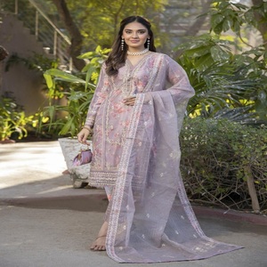 Elegante y hermosa Organza bordada de lujo Salwar Kameez Trajes indios de 3 piezas Ropa de fiesta para mujer Diseño moderno étnico Dr Haris - Product Image 4