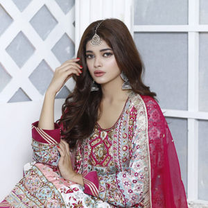 SSumaira Collection 3 pièces filles Salwar robe de mariée prête à porter sérigraphié travail manuel avec Gotta Sitara perles Naqshi - Product Image 1