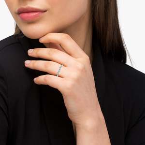 แหวนแต่งงานทองคำขาว 14K ประดับเพชร 0.11 กะรัต และบลูโทปาซ ดีไซน์โค้งมน - Product Image 2
