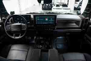 Hummer EV 2X de G-M-C, Modelo 2024, Usado de Alta Gama - Product Image 5