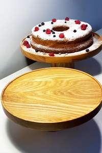 Support à gâteau en bois fait main avec un savoir-faire élégant, adapté aux occasions spéciales - Product Image 6