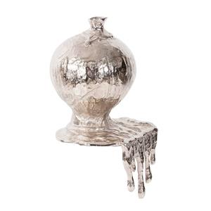 Jarrón de Latón Plateado Fundido de Diseño, Ideal para Regalos de Aniversario, Regalos de Inauguración de Casa y Decoración del Hogar, Hecho a Mano en India - Product Image 1