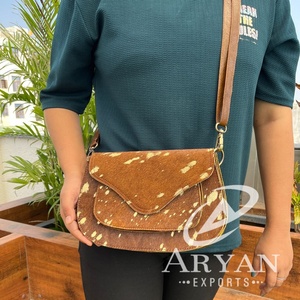 กระเป๋าถือหนังขนโลหะมาใหม่กระเป๋าสะพายสไตล์ยิปซี Boho หนังแท้วินเทจสไตล์ตะวันตกอเนกประสงค์กระเป๋าสะพายข้าง - Product Image 1